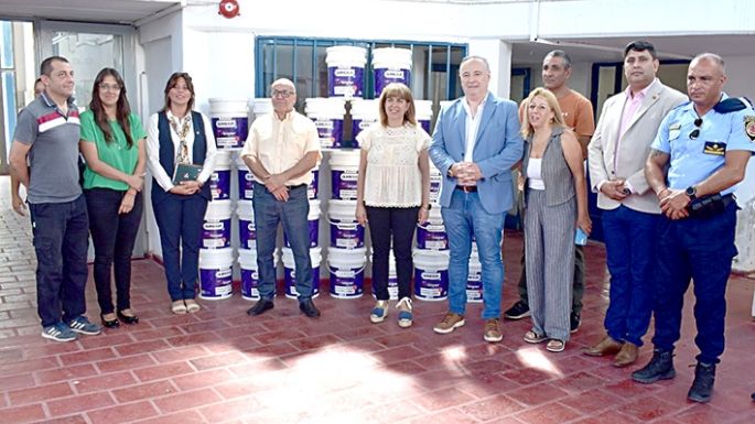 Aportes y tareas en  edificios escolares