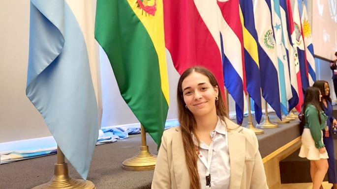 Estudiante local en dos foros internacionales