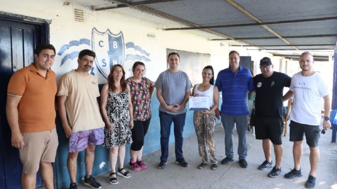 Entregaron ayuda económica y materiales al Baby Fútbol de barrio San Martín