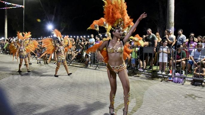El Carnaval arrasó al ritmo de las comparsas y Los Caligaris