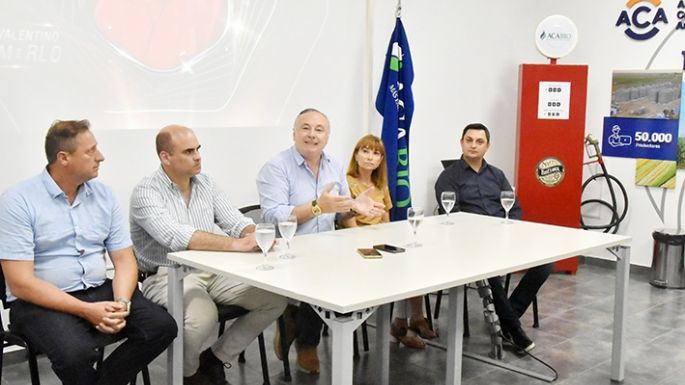 Accastello, en AcaBio y por el décimo aniversario