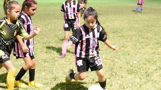 Las Naranjitas y Alianza fueron campeonas