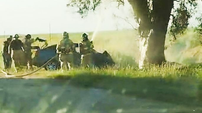 Degolló a su esposa y luego se suicidó, chocando con su auto