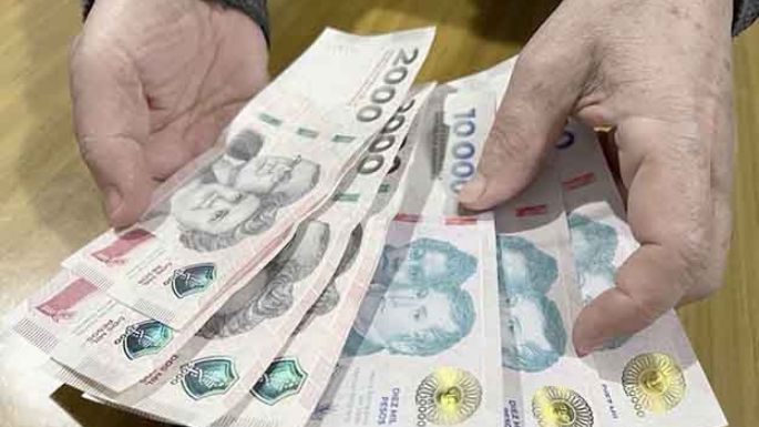 ¿No era que Milei no emitía?