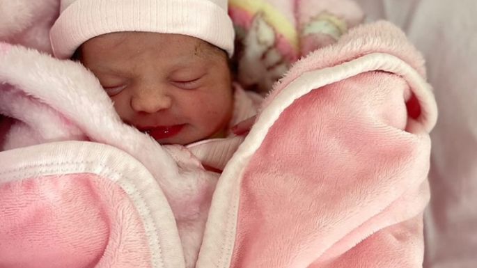 Alba es la primera beba de este año