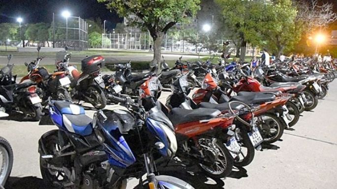 Estacionamiento en el Recorrido Peñero: 5 mil pesos para autos y 2 mil pesos para motos