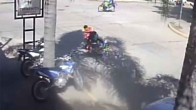 Robó una moto, huyó y se accidentó, pero pudo irse