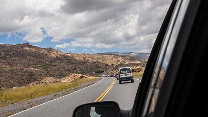 Alerta de vecinos que vacacionan en automóvil