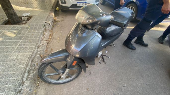 Le robaron la billetera a un adolescente, escaparon en moto y los detuvieron
