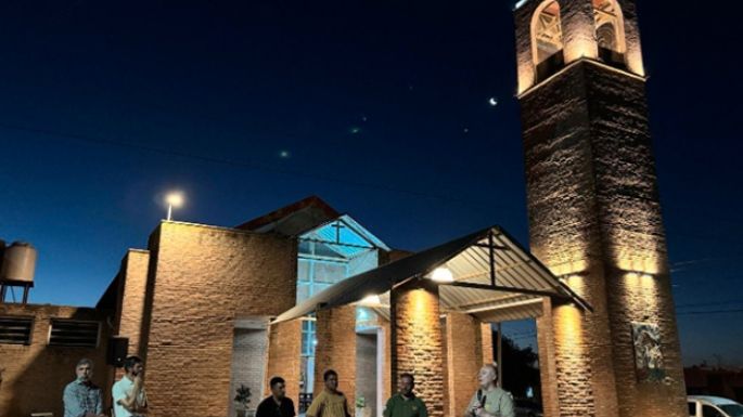 Se hizo la luz en el templo del padre Hugo