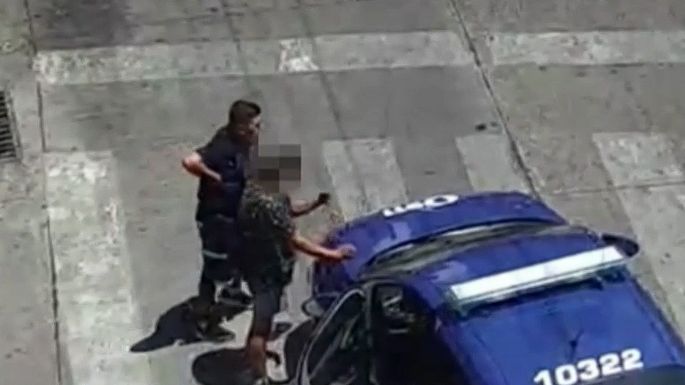 Una pelea entre limpiavidrios terminó con un apuñalado