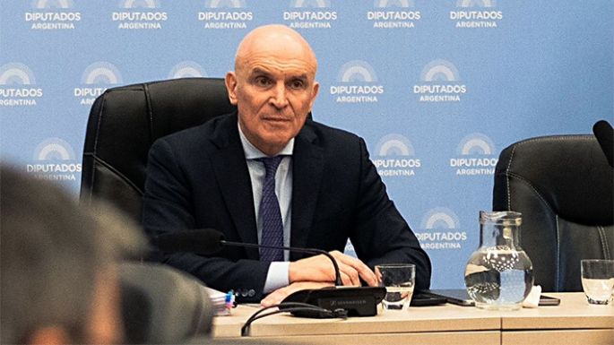 Exigen que Espert se aparte de su cargo