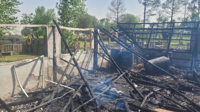 Un incendio destruyó por completo el quincho del Club Chañares