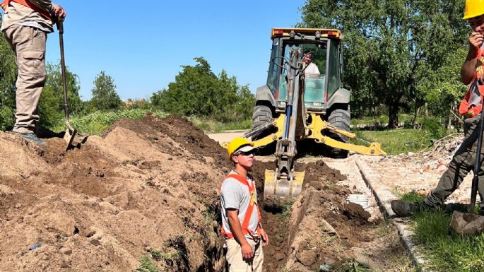 Comenzó la obra de agua potable en barrio Villa del Sur