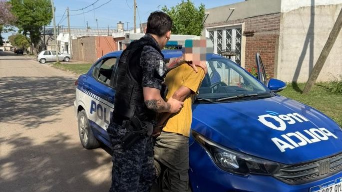 Le robó a trabajadores en un canal de desagüe y fue detenido