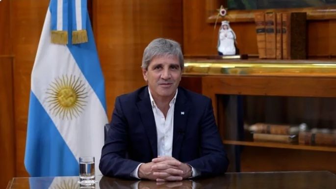 Caputo: “La  economía  creció 0,4%”