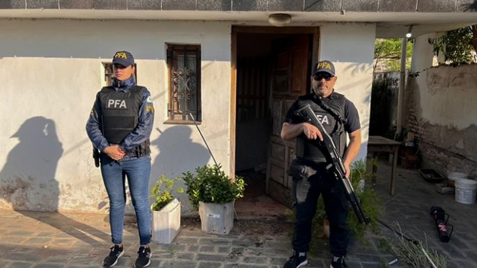 Cinco allanamientos por acopio de armas