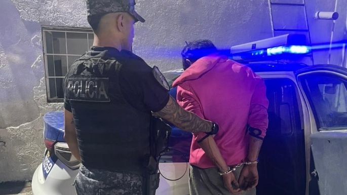 Intentó incendiar un auto y terminó detenido