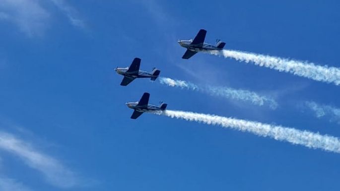 El Festival Aeronáutico vivió una jornada a pleno y continúa este domingo
