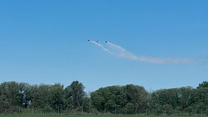 El Festival Aeronáutico vivió una jornada a pleno y continúa este domingo