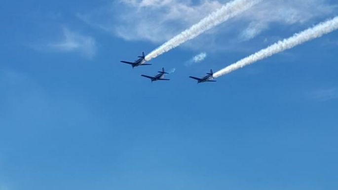 El Festival Aeronáutico vivió una jornada a pleno y continúa este domingo