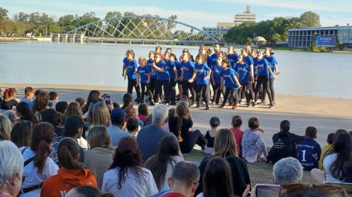 Danza Vida reunió a la comunidad en un evento solidario junto al lago