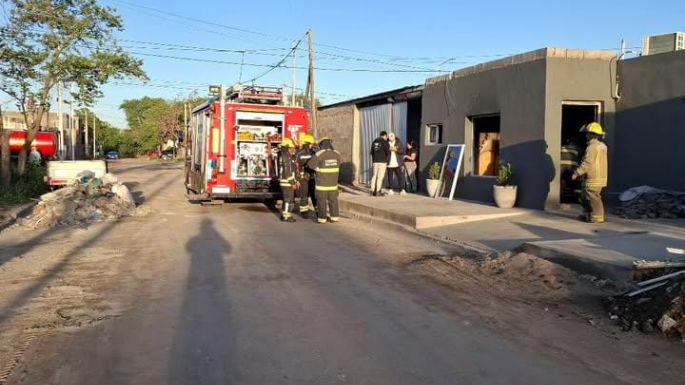 Bomberos controlaron un incendio en una vivienda