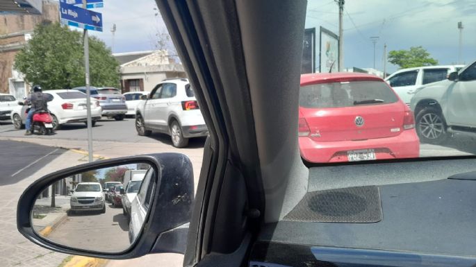 Enojo de comerciantes y vecinos por los cortes de calles en el centro