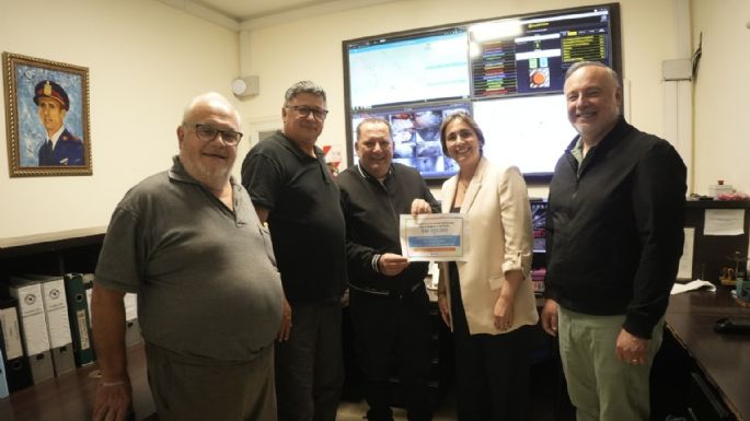 Bomberos recibieron un aporte de 40 millones de pesos para cambiar techos y pisos