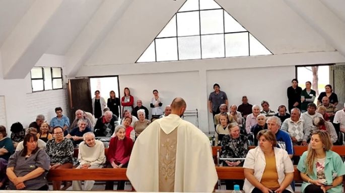Se reabrió la capilla