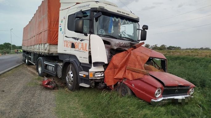 Trágico choque en la ruta 8 y tres heridos en Villa María