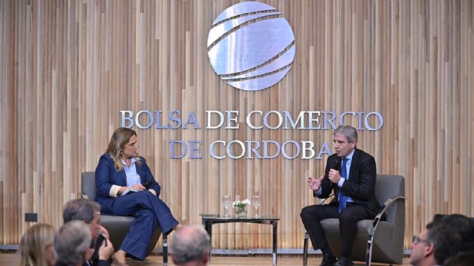 Caputo aseguró que después de las elecciones "no cambia absolutamente nada"