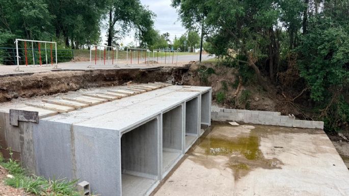 Avanza la obra del nuevo desagüe pluvial sobre avenida Costanera