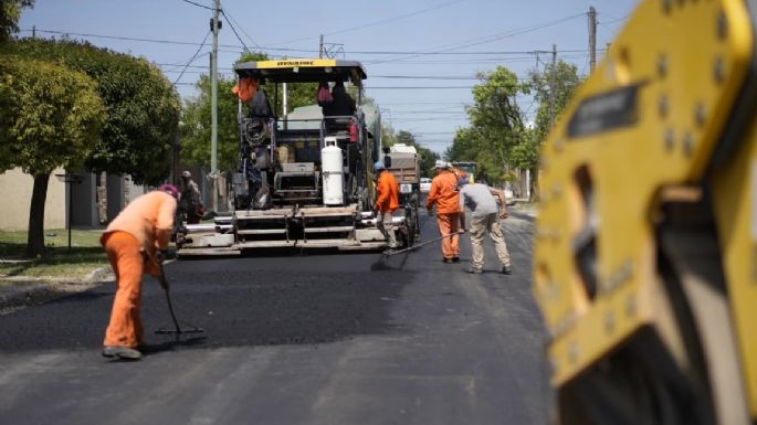 Pavimentan calle San Juan en el Nicolás Avellaneda