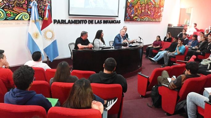 Forman operadores de videovigilancia