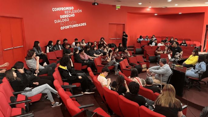 Jóvenes se capacitaron en salud mental y sobre discapacidad visual