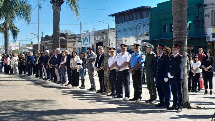 Villa Nueva celebró sus 199 en la plaza céntrica
