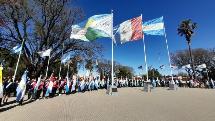 Villa Nueva celebró sus 199 en la plaza céntrica