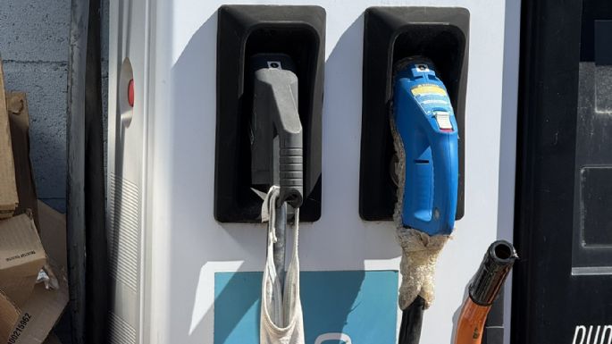 Reclaman por cargadores eléctricos usados de "percheros"