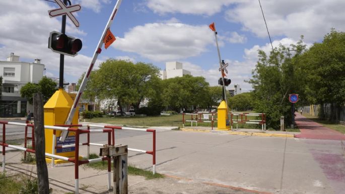 El Municipio instaló una barrera automática en el cruce ferroviario de calle San Luis