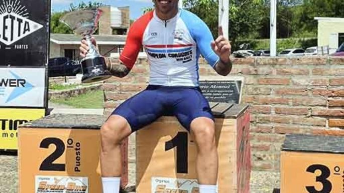 Damián Casenave en lo alto del Provincial