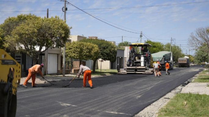 Pavimentaron cuatro cuadras de calle La Rioja, entre Intendente Maciel e Intendente Reyno