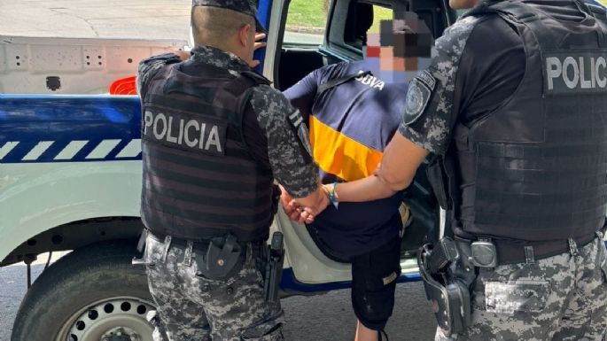 Un detenido por desobediencia y otro por robar un champagne