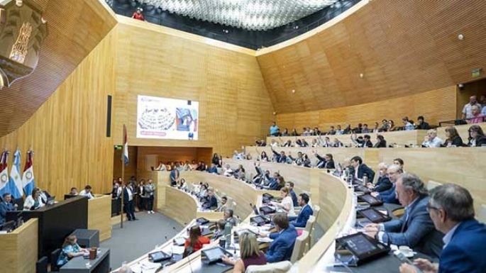 Allanaron la Unicameral y se llevaron material