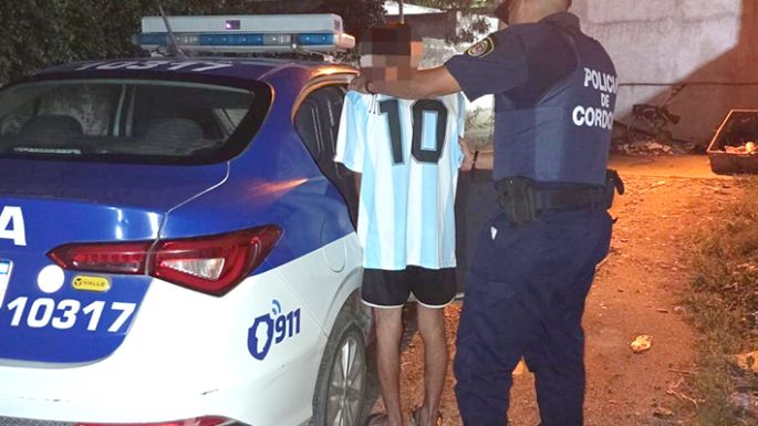 Amenazó con un cuchillo a su pareja y la golpeó en el rostro