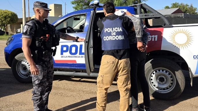 Sujetos detenidos por robar en una pastelería y una heladería
