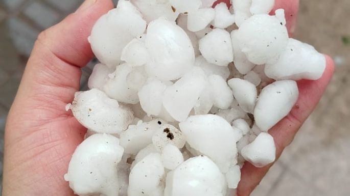 Fuerte granizada en medio del alerta por tormentas