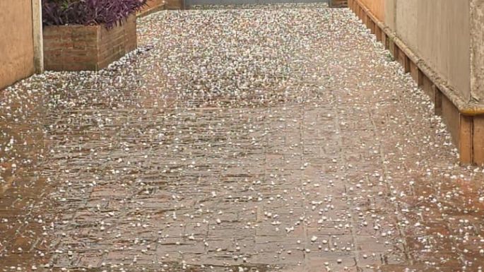 Fuerte granizada en medio del alerta por tormentas