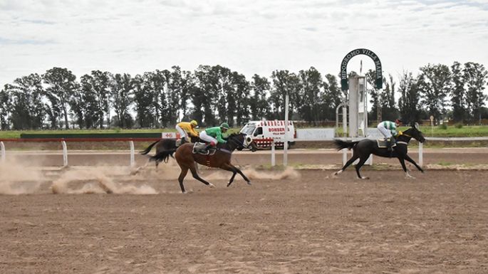 Sexta reunión, con once carreras