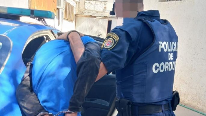 Intentó evadir un control policial y se metió a una casa ajena 